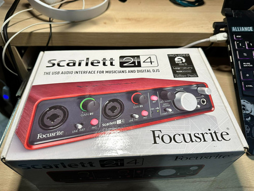Interfaz De Audio Focusrite Scarlett 2i4 1.ª  Gen