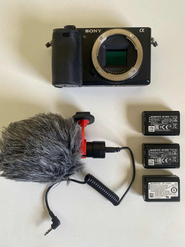 Câmera Sony Alpha A6500 + Lente 16-50mm + Microfone 