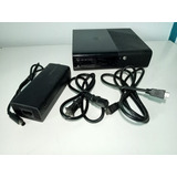 Microsoft Xbox 360 E 4gb Standard Color  Negro