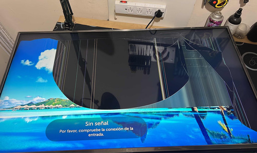 Smart Tv LG 4k 43 -literal Horas De Uso (pantalla Rota)