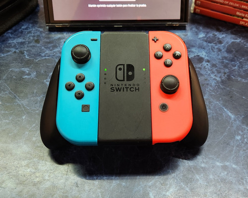 Joycons + Grip Original - Nintendo Switch