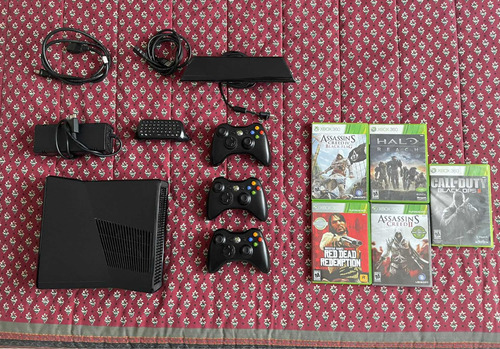 Xbox 360 S 4 Gb + 3 Controles + Kinect + Chatpad + 5 Juegos
