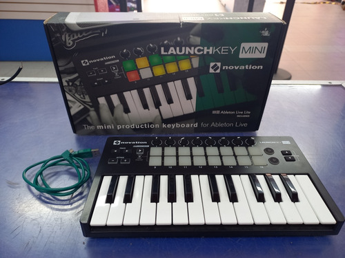 Controlador Novation Launchkey Mini Mk2