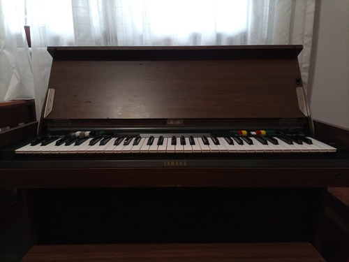 Órgano Yamaha Cn70 