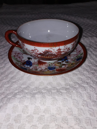 Juego, Cuatro Tazas De Té, Seis Platitos, Porcelanaantigua.