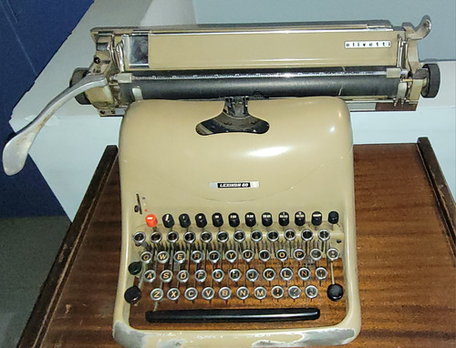 Maquina De Escribir Olivetti, Lexikon 80, Usada