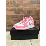 Jordan 1 Mid - Valentine's Day - Talla 3 Mx (4y)