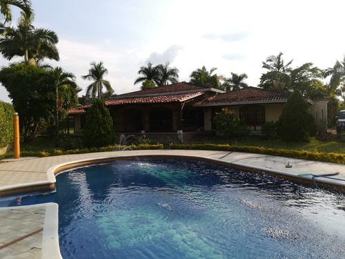 Venta Espectacular Casa Campestre En Condominio Cerritos Pereira