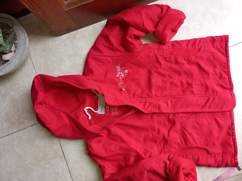  Campera C/capucha Roja Forrada En Polar  Talle 8 Nena