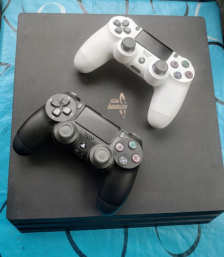 Playstation 4 Pro 1 Tb + 2 Joystick Originales + Aur Gamer