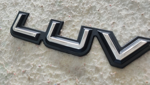 Emblema Insignia De Chevrolet Luv Foto 5