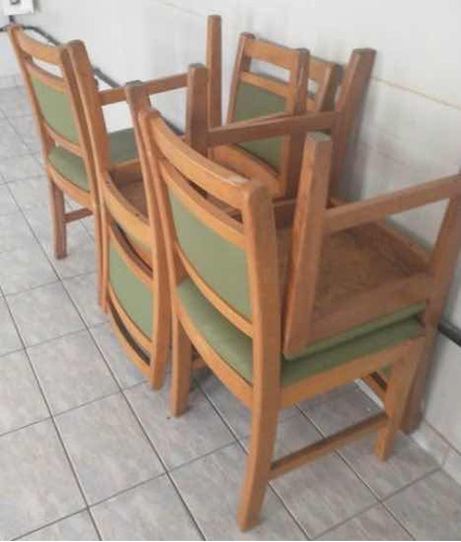 Cadeira Em Madeira Unidade 