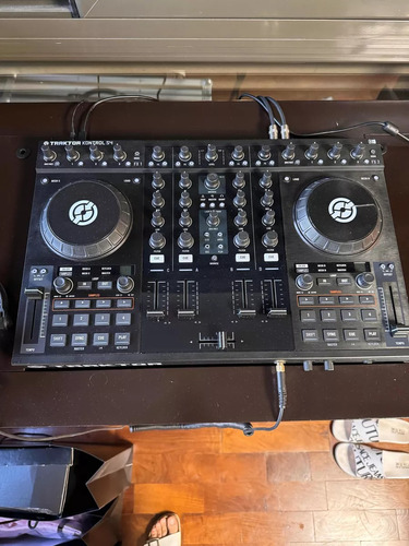 Controlador Dj Traktor Kontrol S4 Mk1