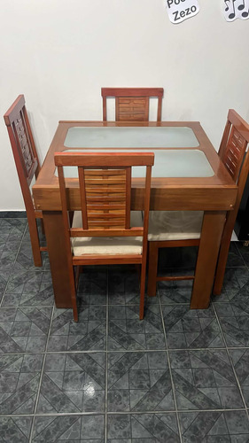 Mesa Extensora Com 4 Cadeiras