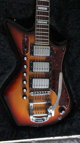 Guitarra Eastwood Airline 3p Dlx Con Estuche Rigido Incluido