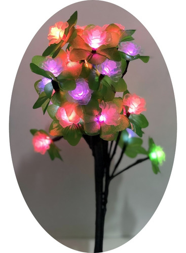 Mini Árvore Com 28 Rosas Led Color 36cm De Altura Bivolt