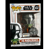 Funko Pop Mandalorian Holding Grogu Pin Chrome 402 Exclusivo