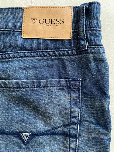 Jean Guess Hombre Talle 38. 92% Algodón, 8% Poliéster.