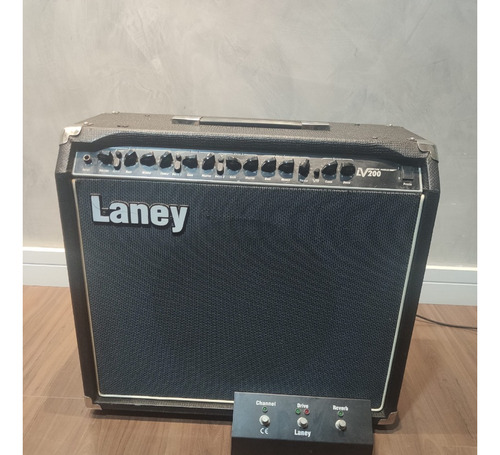 Amplificador De Guitarra Laney Lv200 Pre Valvulado Usado
