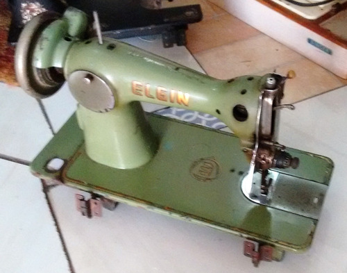 Máquina De Costura Elgin - Vintage Para Decoração