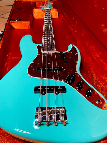 Fender American Vintage Ii 1966 Jazz Bass, Seafoam Green