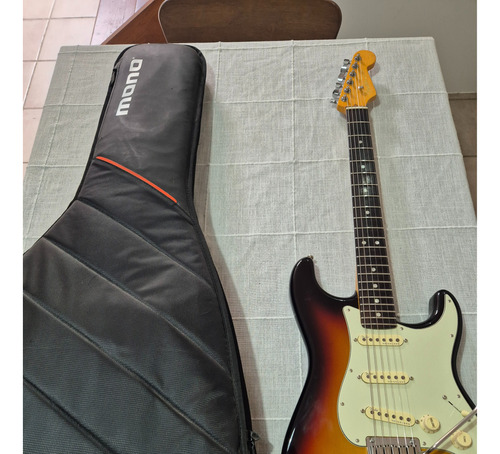 Fender Stratocaster American Ultra Con Funda Mono