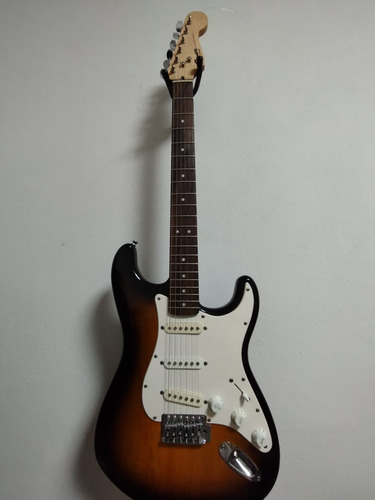 Guitarra Squier Bullet Stratocaster Sunburst