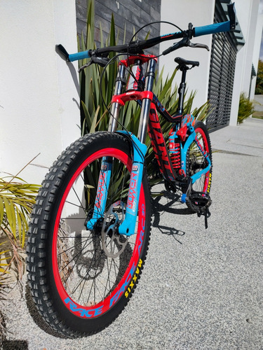 Bicicleta Downhill Giant Glory Adaptada Para Enduro 