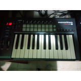 Novation Launchkey 25 Controlador Midi