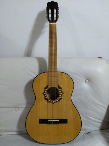 Guitarra Criolla Clásica Fonseca 25  Natural Derecha