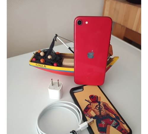 Apple iPhone SE (2da Generación) 64 Gb - Rojo + Cargador