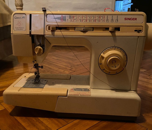 Máquina De Coser Singer Capri 45 Portable