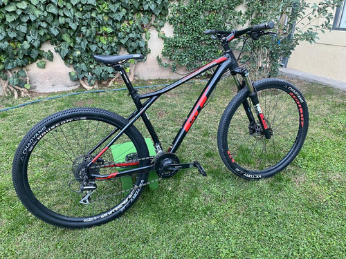 Bicicleta Gt Avalanche 29