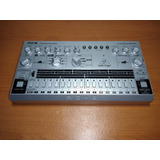 Sintetizador Behringer Rd-6-sr