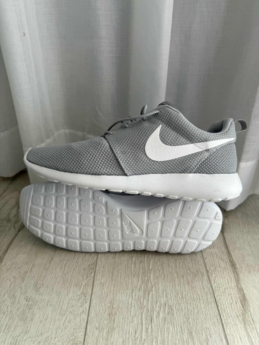 Zapatilla Nike Gris