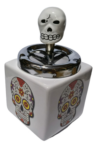 Cenicero Ceramica Con Estampado De Calaveras