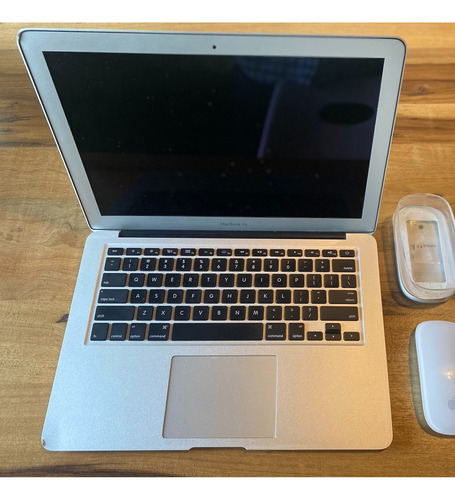 Macbook Air 13 Apple Con Magic Mouse Y Cargador