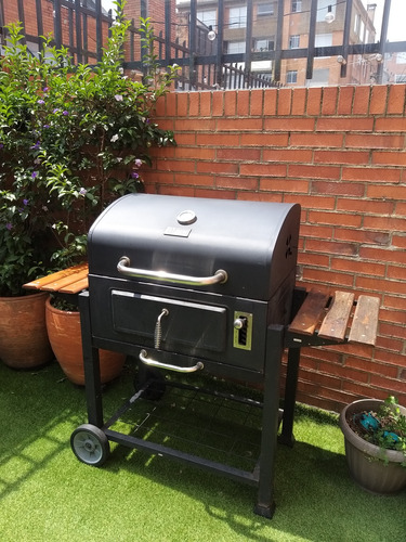 Asador Bbq Mr. Beef A Carbon Con Bandejas Laterales