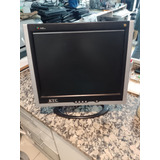 Monitor Lcd De Ktc De 17 Pulgadas. Tiene Rayas Verticales.