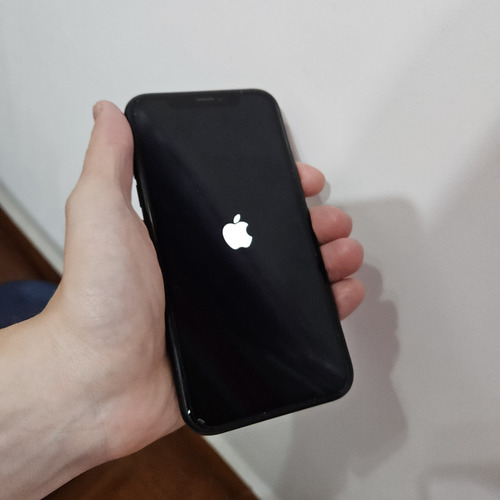 iPhone XR - 64 Gb - 85% Cond. Bateria - Negro