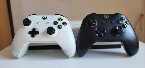 Xbox One S Con 2 Joysticks