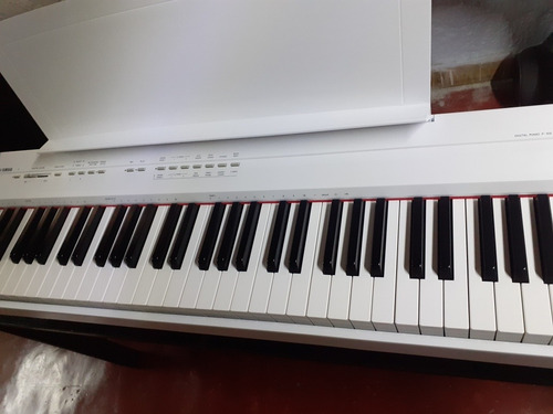 Piano Yamaha P-105