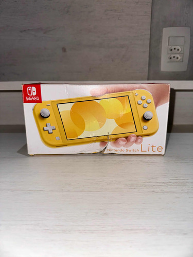 Nintendo Switch Lite - Amarelo