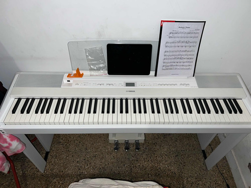 Piano Yamaha P515 (piano Digital) Charlable