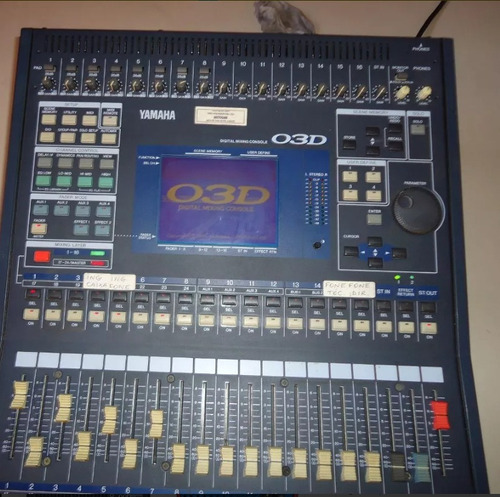 Mesa De Som Yamaha O-3d Mixer Digital 16  Canais 