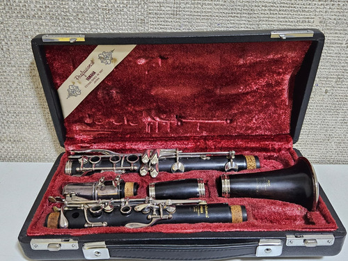 Clarinete Yamaha Ycl 651 Ébano/prata Japão Usado Ref: 004