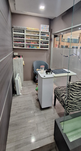 Fondo De Comercio En Cosmetologia En Venta - Imagen 4