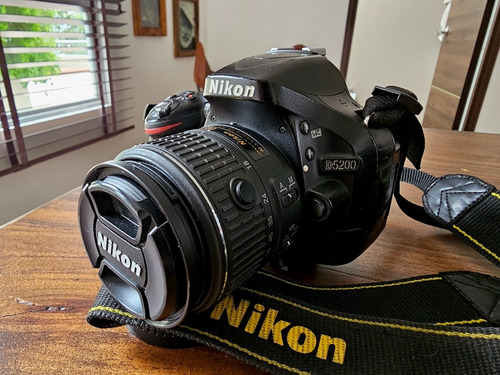  Cámara Fotográfica Nikon D5200 Dslr Con Su Lente Original