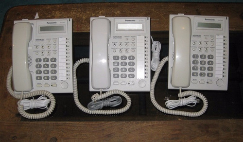 Set De 3 Telefonos Multilinea Panasonic Kx-t7730 Con Base