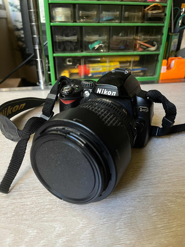 Cámara Fotográfica Nikon D40 Con Lente Af S Nikkor 18-105